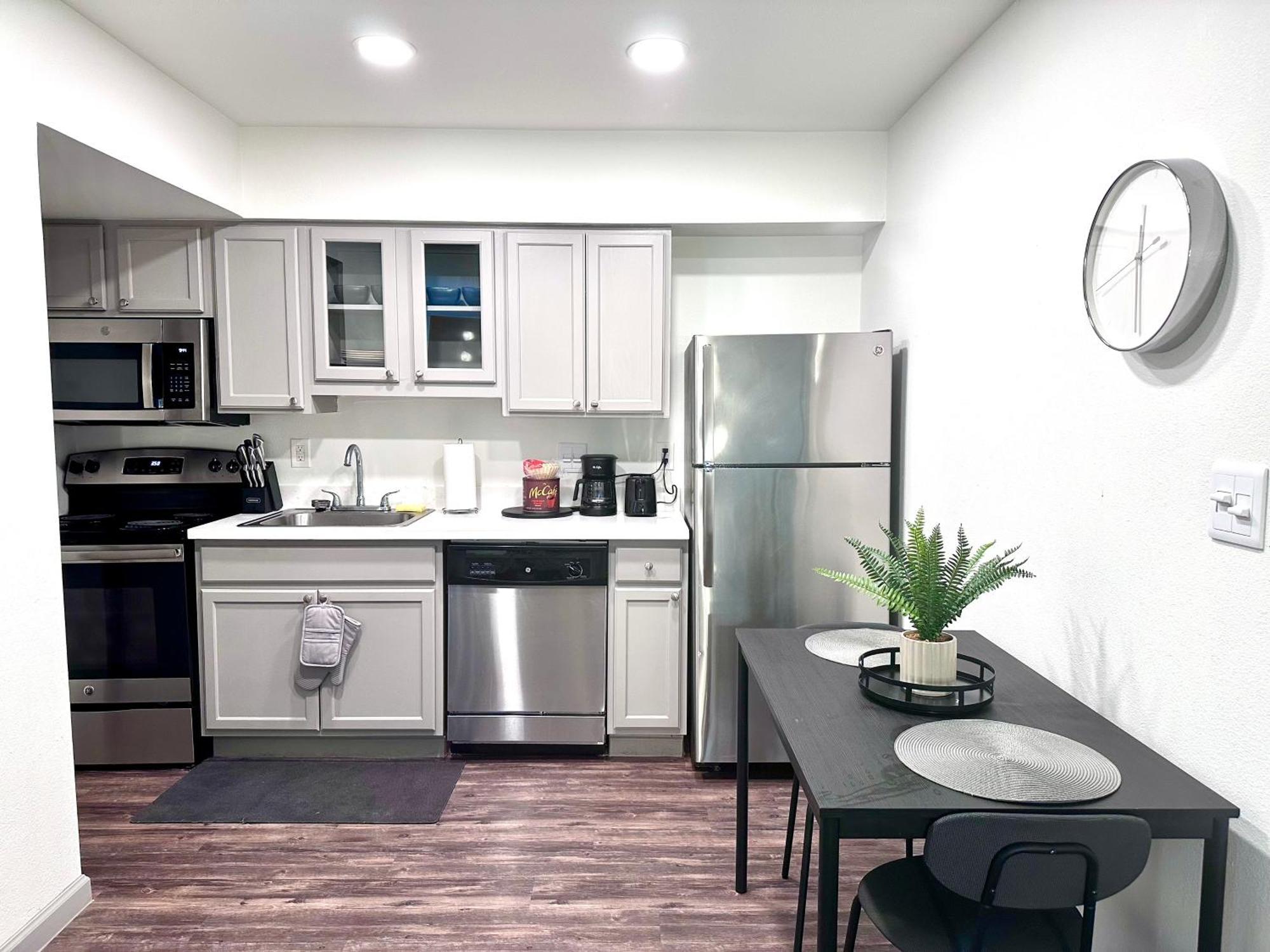 Apartment The Coop At The Med Center